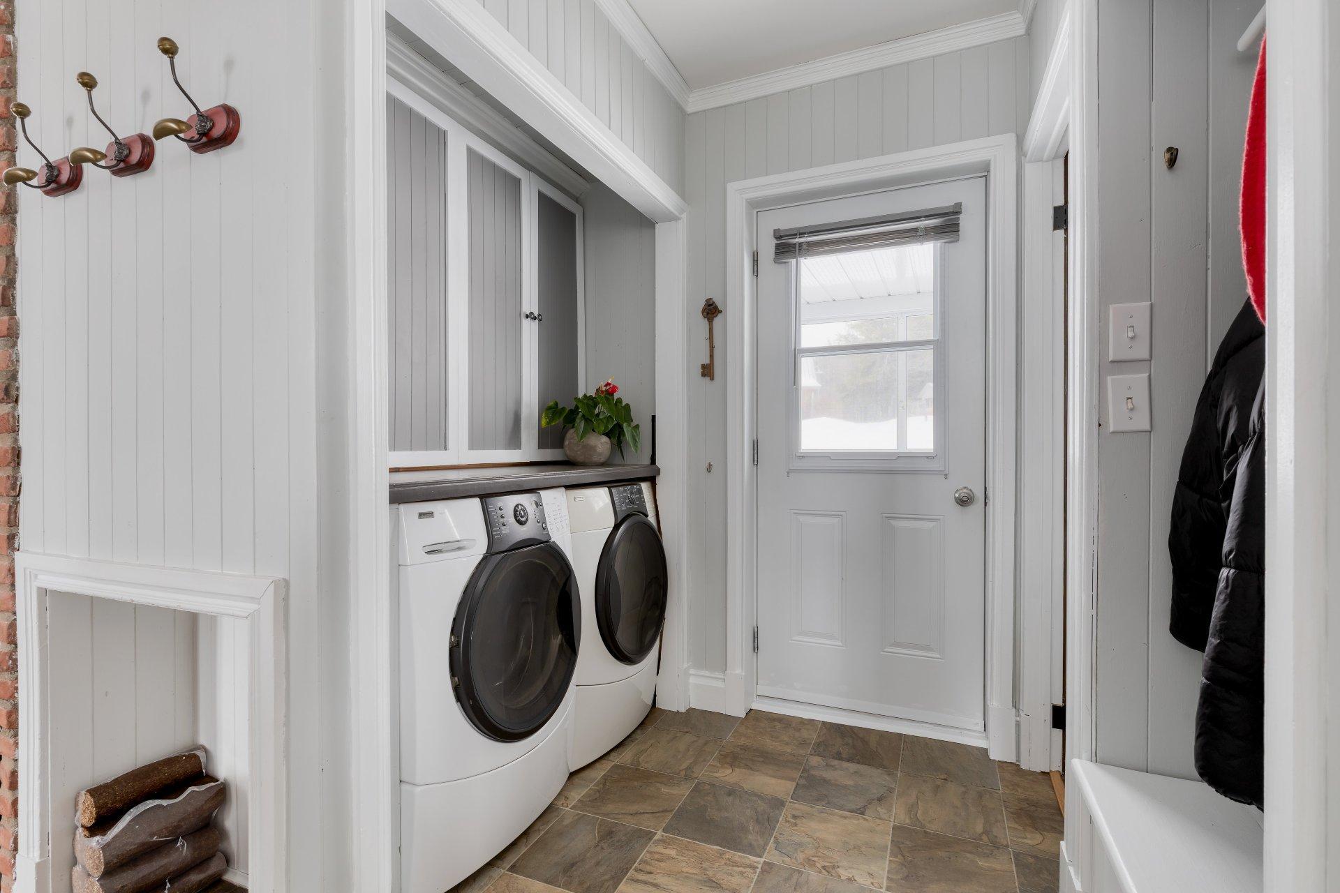 









6250


Rue Principale

,
Saint-Zénon,




QC
J0K3B0

