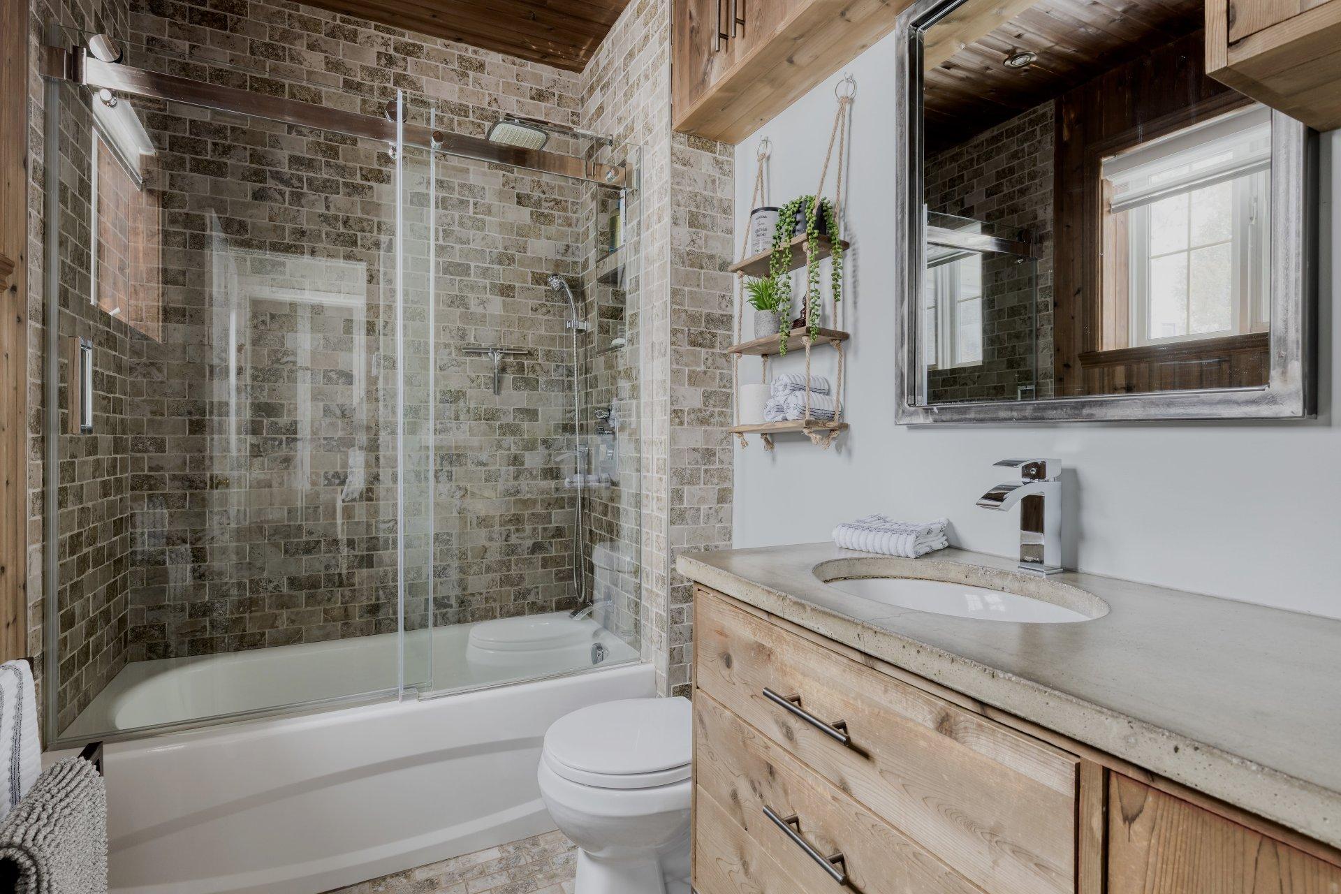 









6250


Rue Principale

,
Saint-Zénon,




QC
J0K3B0

