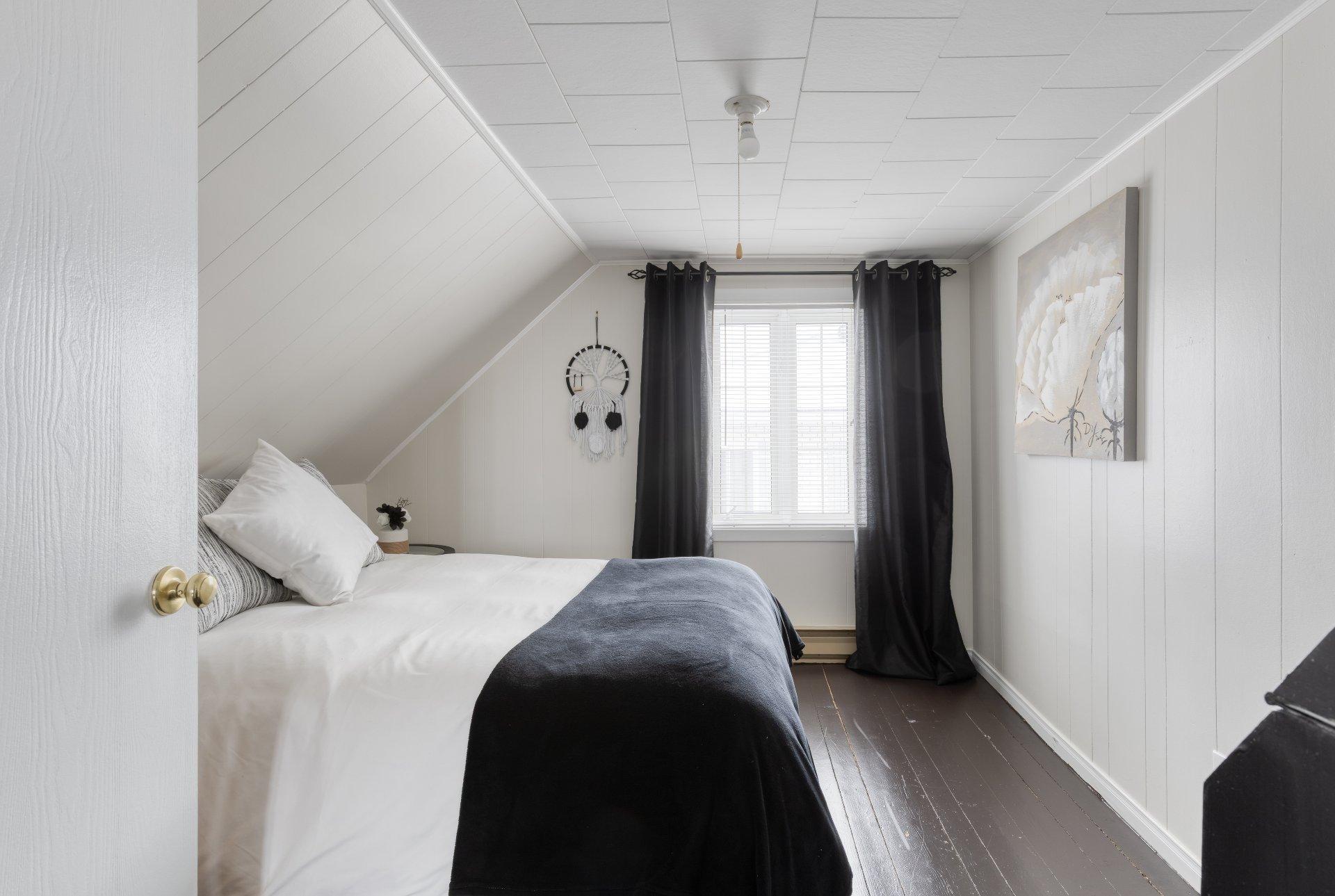 









6250


Rue Principale

,
Saint-Zénon,




QC
J0K3B0

