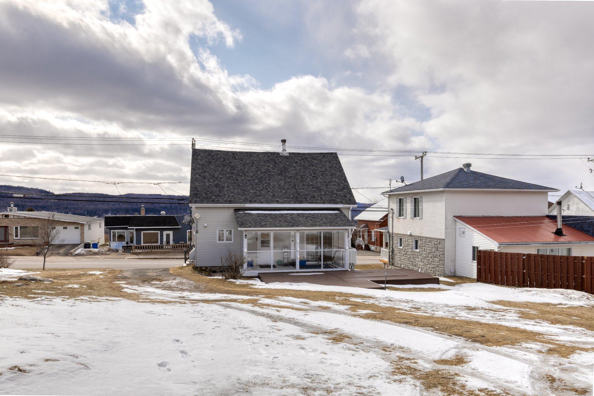 









6250


Rue Principale

,
Saint-Zénon,




QC
J0K3B0

