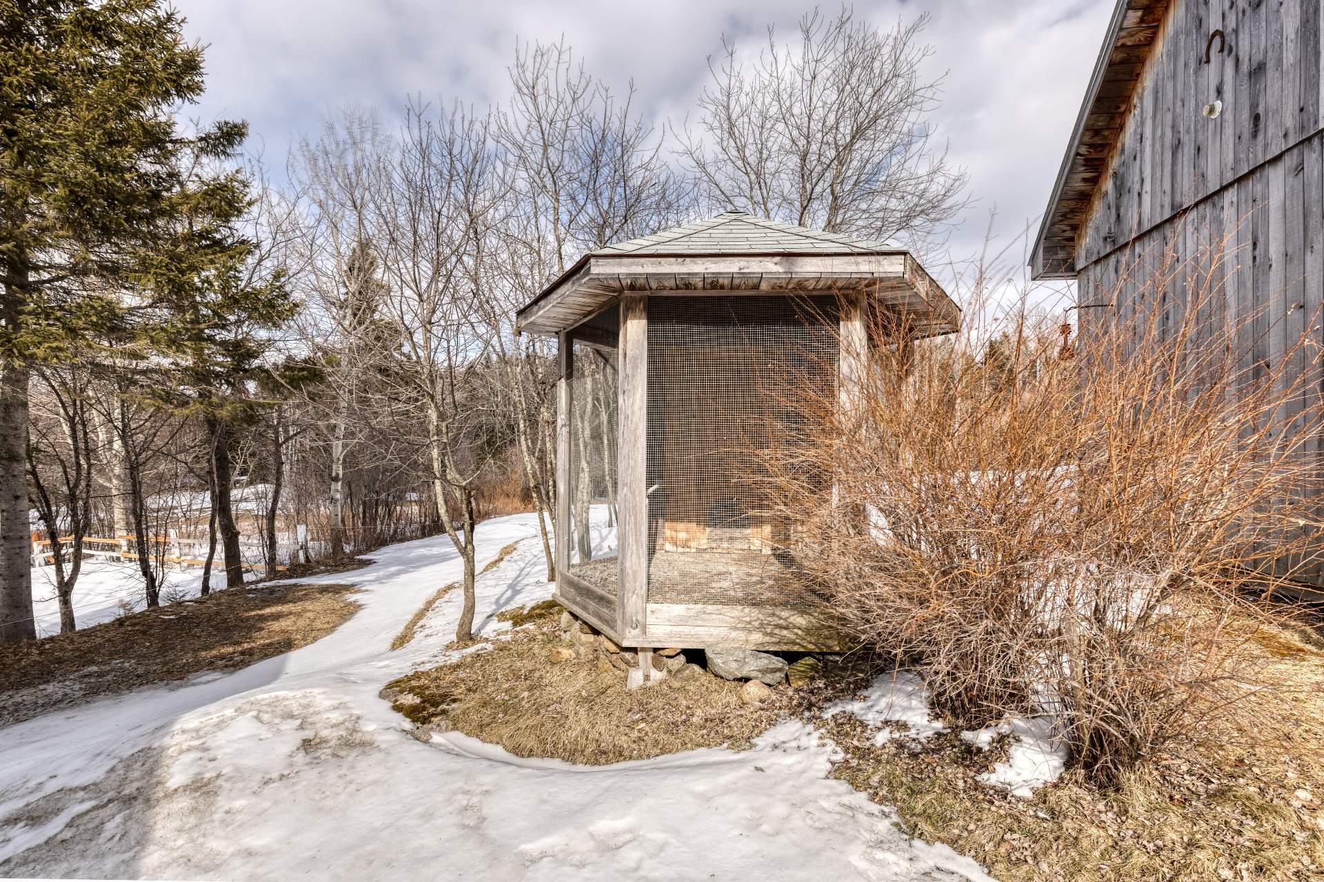 









6250


Rue Principale

,
Saint-Zénon,




QC
J0K3B0

