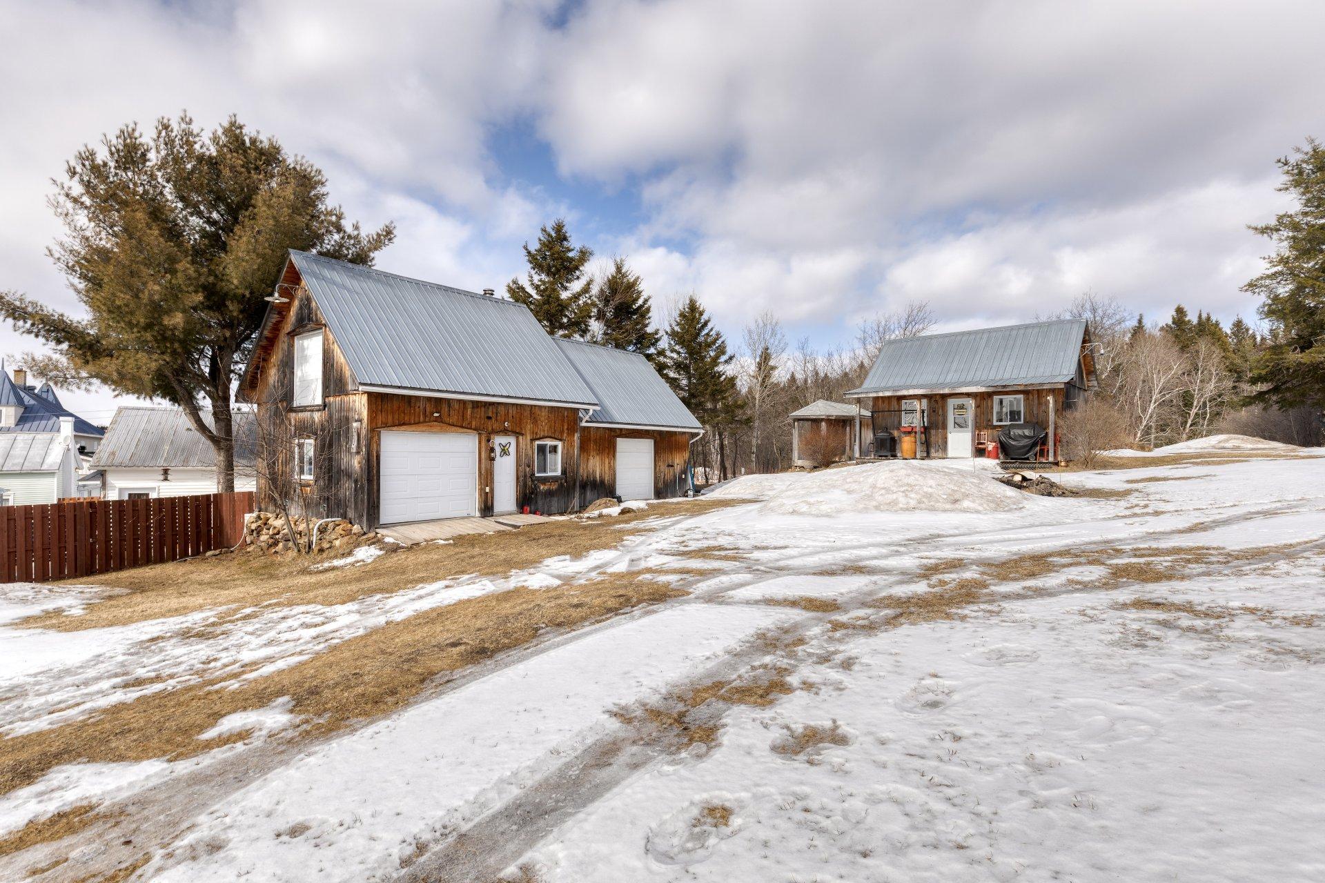 









6250


Rue Principale

,
Saint-Zénon,




QC
J0K3B0

