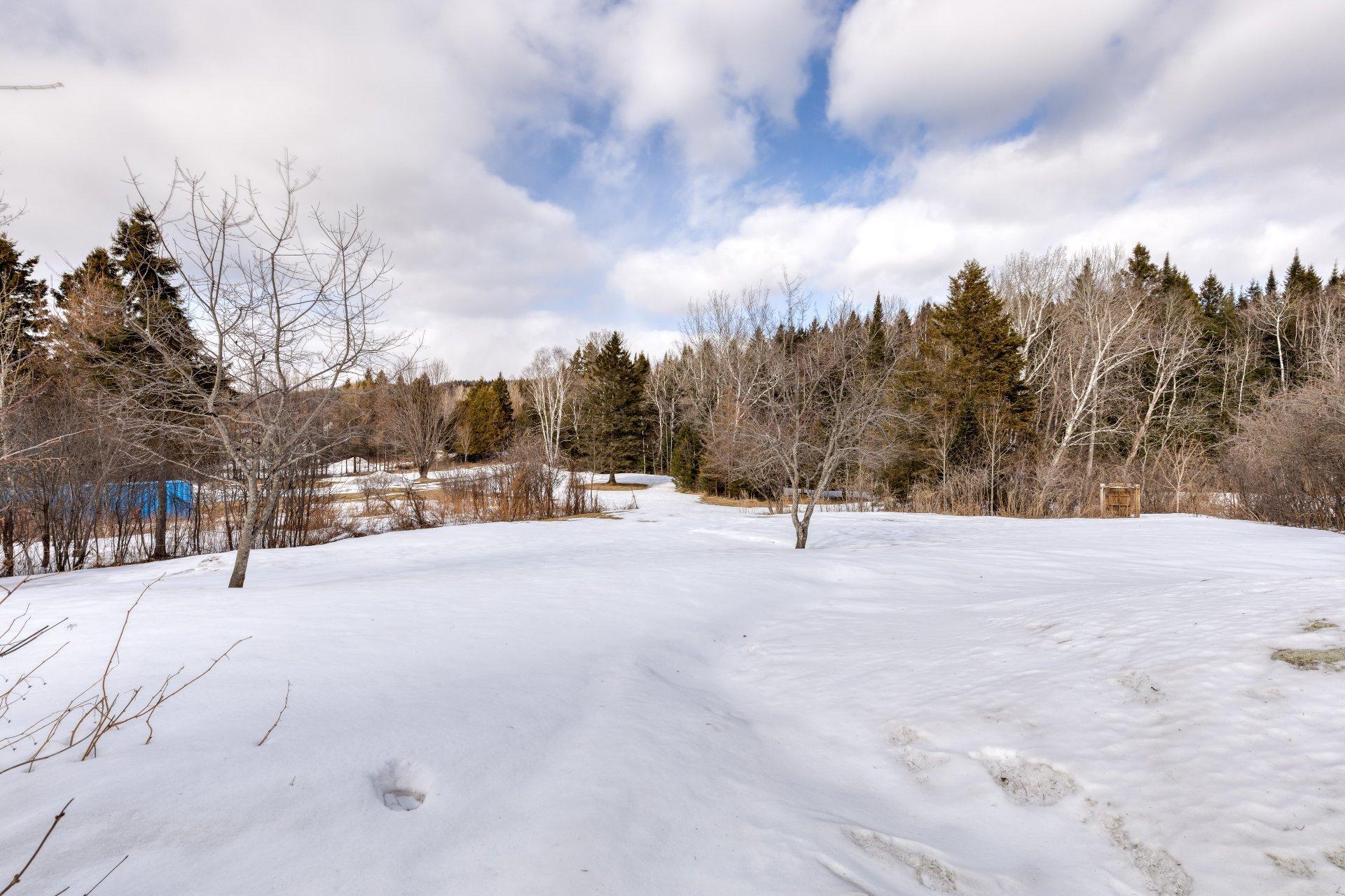 









6250


Rue Principale

,
Saint-Zénon,




QC
J0K3B0

