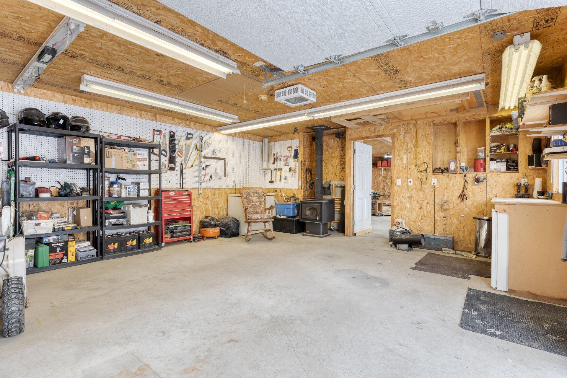 









6250


Rue Principale

,
Saint-Zénon,




QC
J0K3B0

