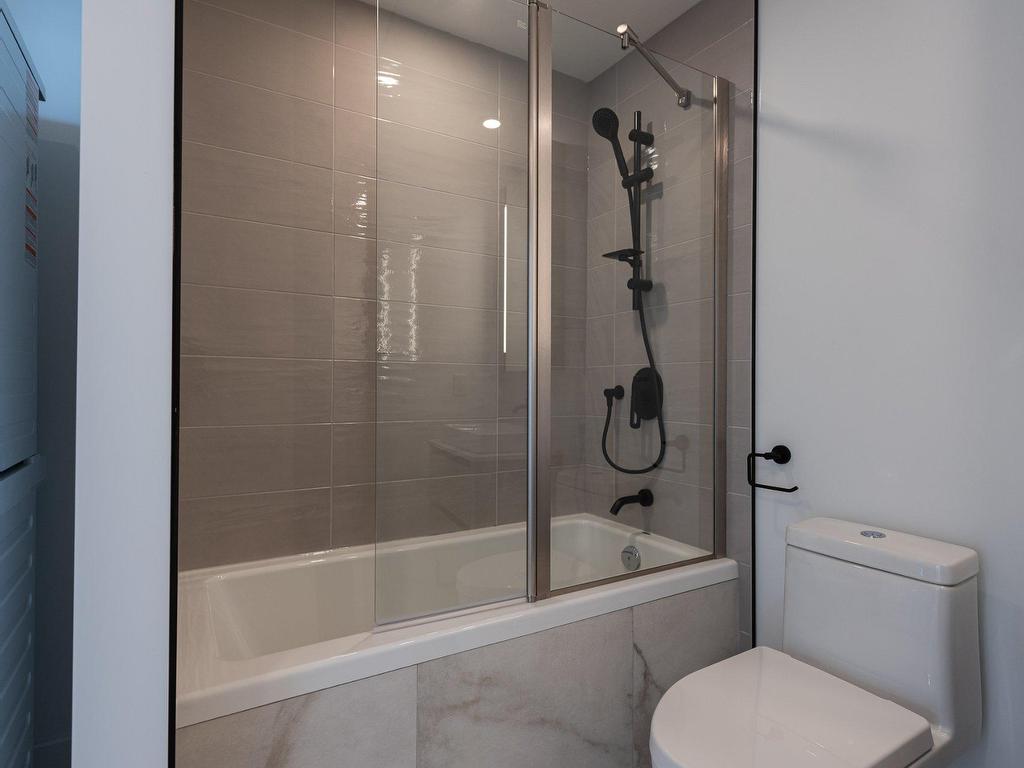 









720


Rue St-Jacques

, 2906,
Montréal (Ville-Marie),




QC
H3C1E9

