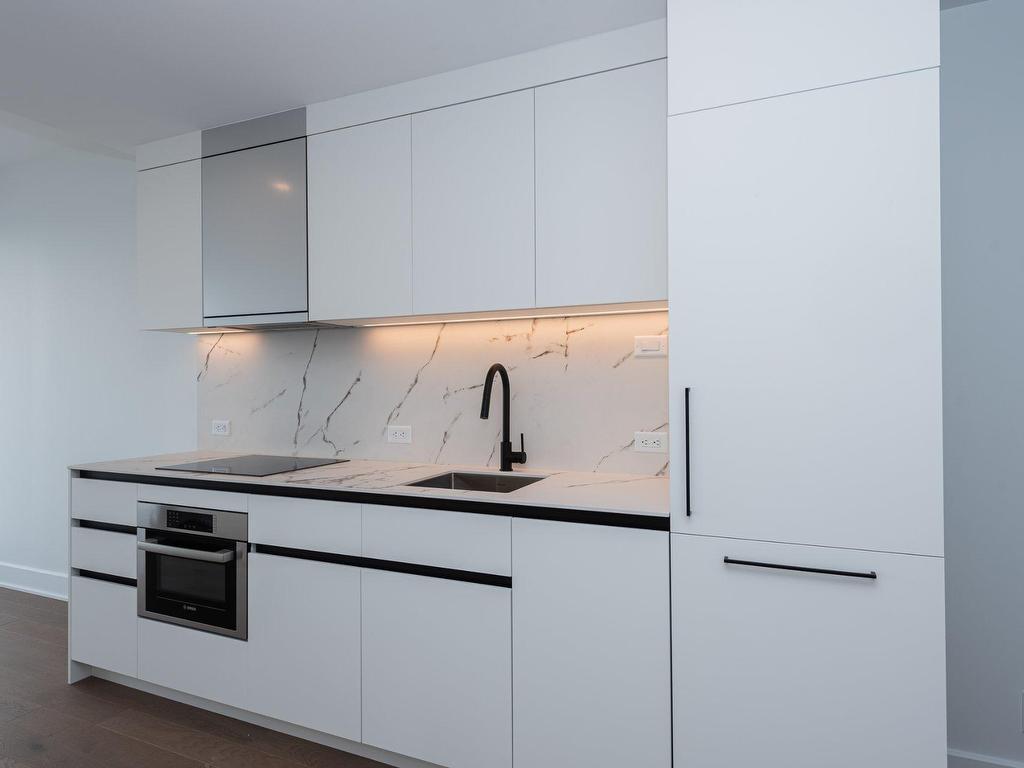 









720


Rue St-Jacques

, 2906,
Montréal (Ville-Marie),




QC
H3C1E9

