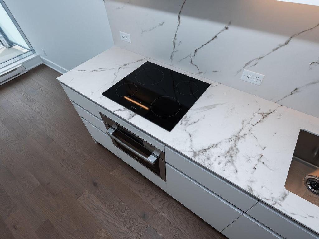 









720


Rue St-Jacques

, 2906,
Montréal (Ville-Marie),




QC
H3C1E9

