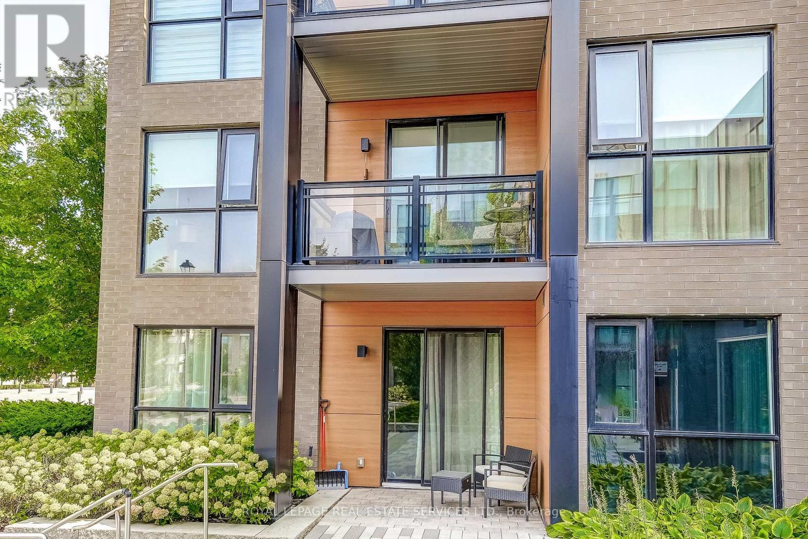












211 - 150 SABINA DRIVE

,
Oakville,




Ontario
L6H7C3

