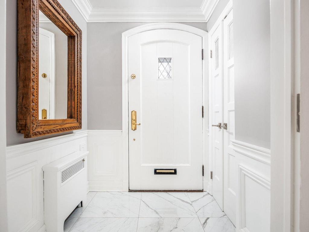 









801


Ch. Caledonia

,
Mont-Royal,




QC
H3R2V2

