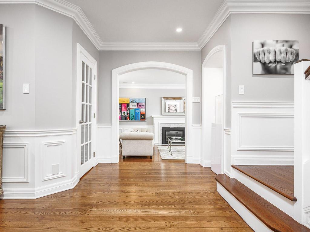 









801


Ch. Caledonia

,
Mont-Royal,




QC
H3R2V2


