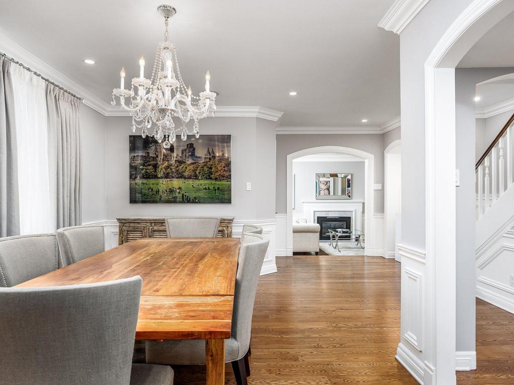 









801


Ch. Caledonia

,
Mont-Royal,




QC
H3R2V2


