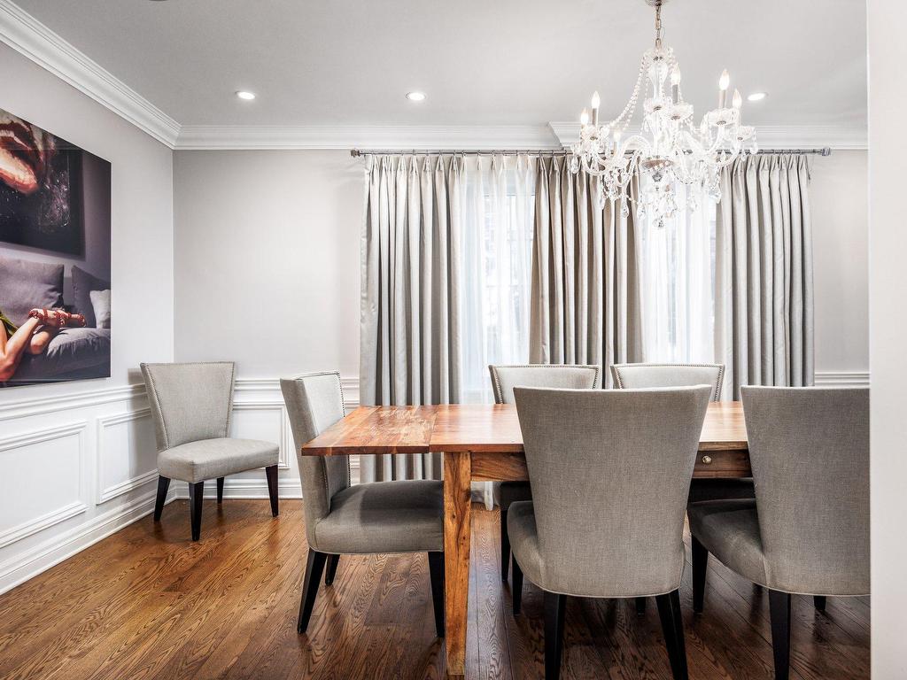 









801


Ch. Caledonia

,
Mont-Royal,




QC
H3R2V2

