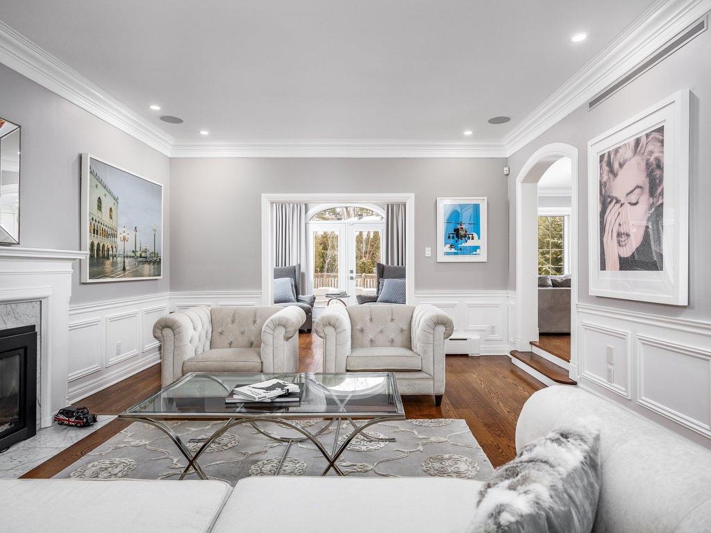 









801


Ch. Caledonia

,
Mont-Royal,




QC
H3R2V2

