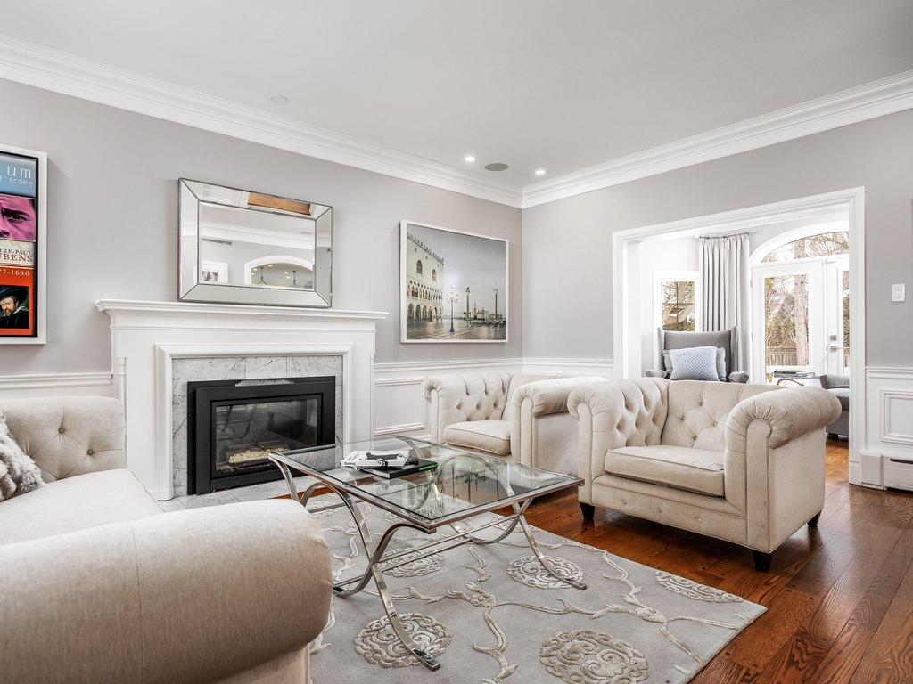









801


Ch. Caledonia

,
Mont-Royal,




QC
H3R2V2

