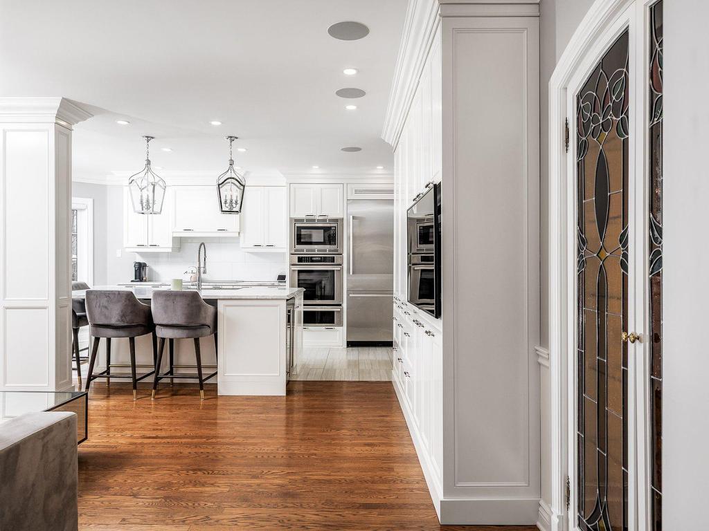 









801


Ch. Caledonia

,
Mont-Royal,




QC
H3R2V2


