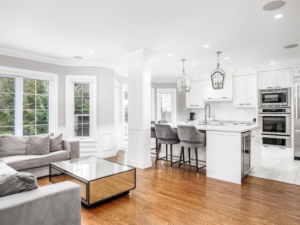 









801


Ch. Caledonia

,
Mont-Royal,




QC
H3R2V2

