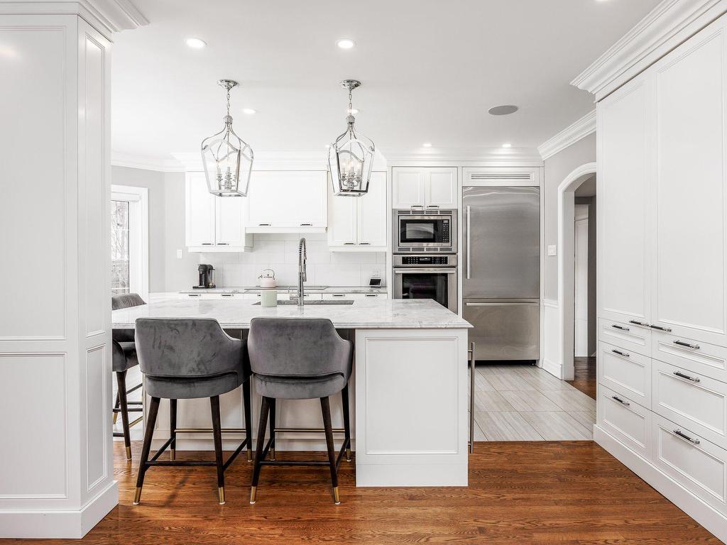 









801


Ch. Caledonia

,
Mont-Royal,




QC
H3R2V2


