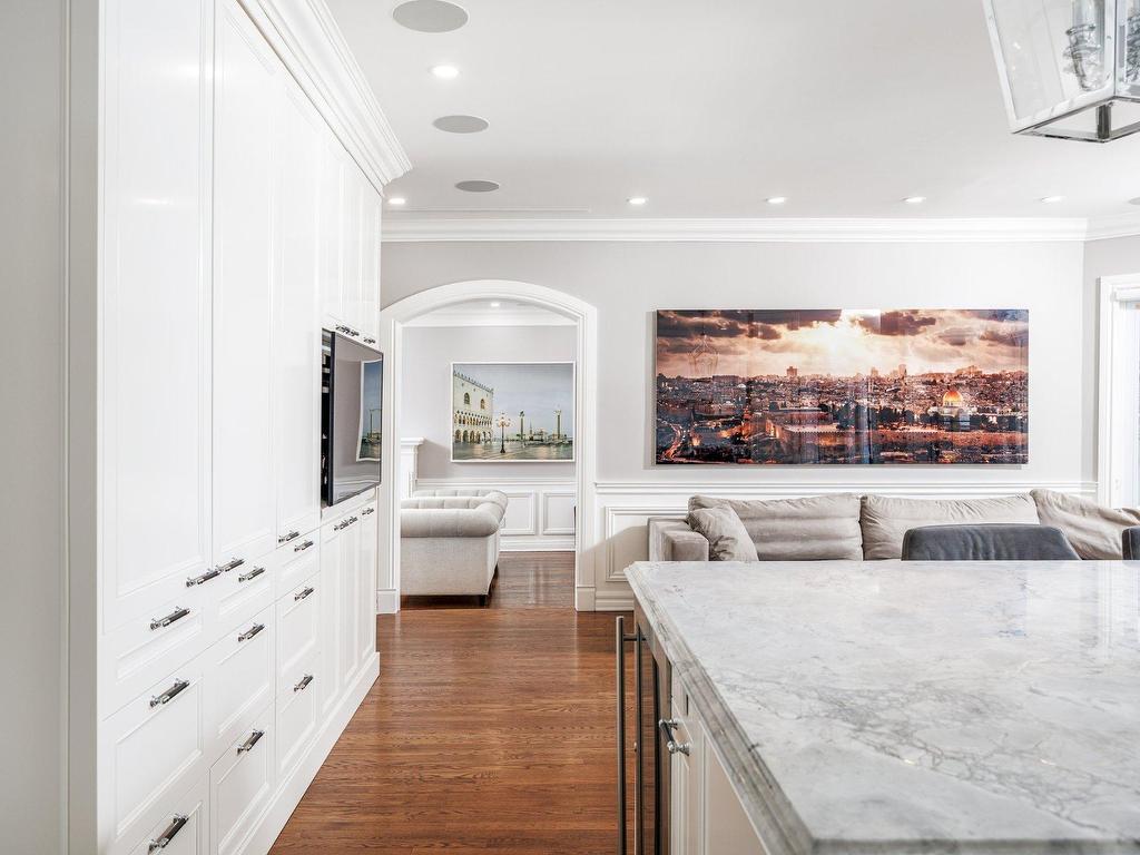 









801


Ch. Caledonia

,
Mont-Royal,




QC
H3R2V2

