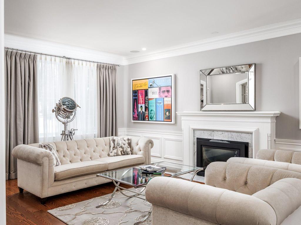 









801


Ch. Caledonia

,
Mont-Royal,




QC
H3R2V2

