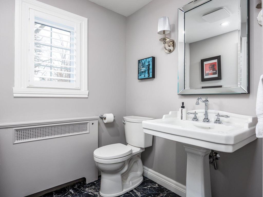 









801


Ch. Caledonia

,
Mont-Royal,




QC
H3R2V2

