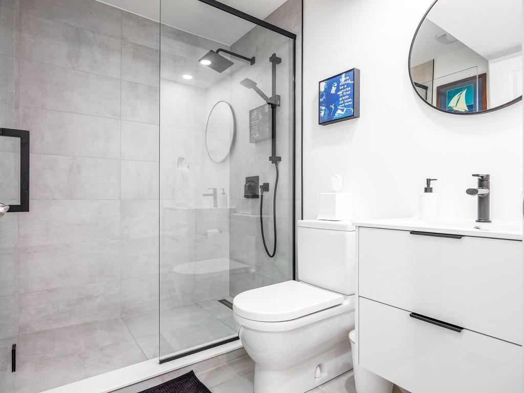 









801


Ch. Caledonia

,
Mont-Royal,




QC
H3R2V2

