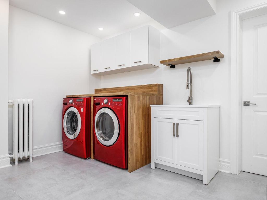 









801


Ch. Caledonia

,
Mont-Royal,




QC
H3R2V2

