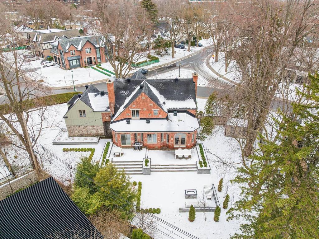 









801


Ch. Caledonia

,
Mont-Royal,




QC
H3R2V2

