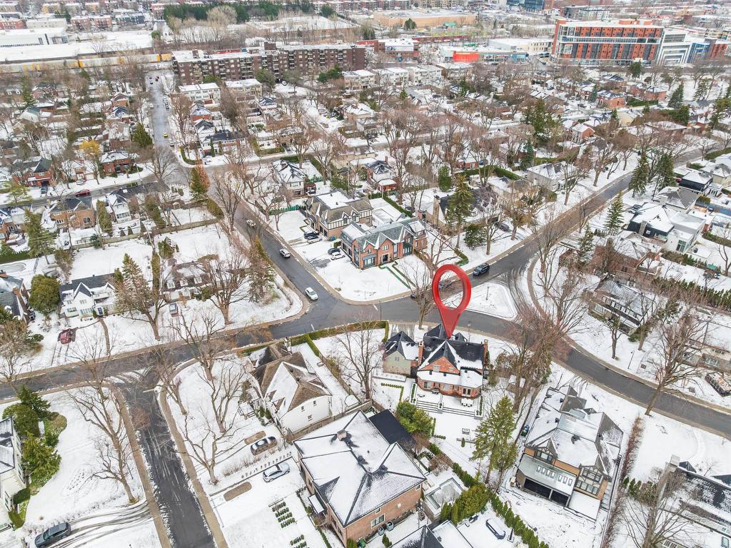 









801


Ch. Caledonia

,
Mont-Royal,




QC
H3R2V2

