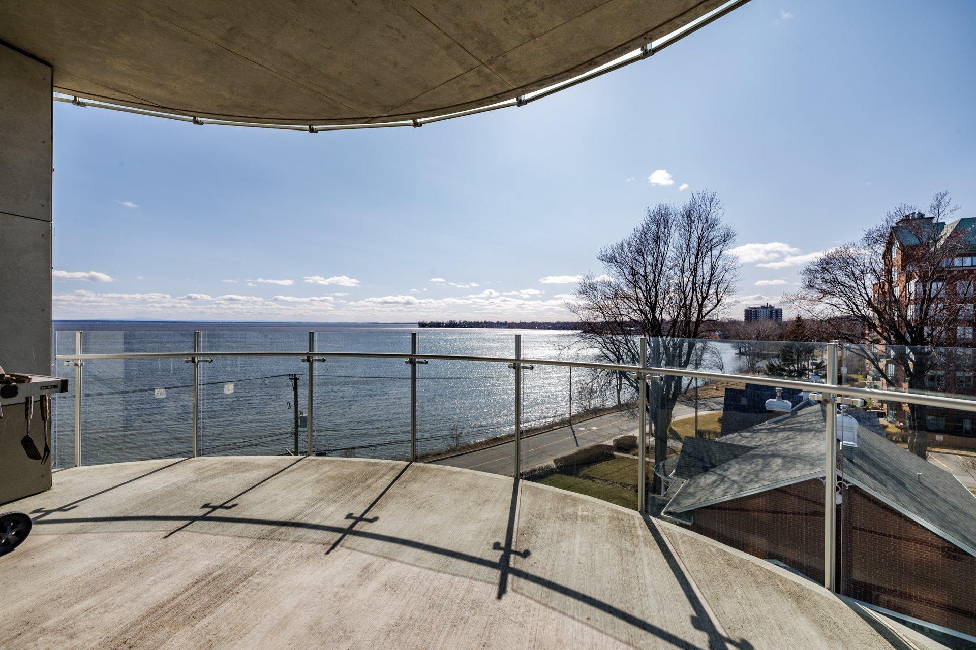 









36


Ch. du Bord-du-Lac-Lakeshore

, 501,
Pointe-Claire,




QC
H9S0B3

