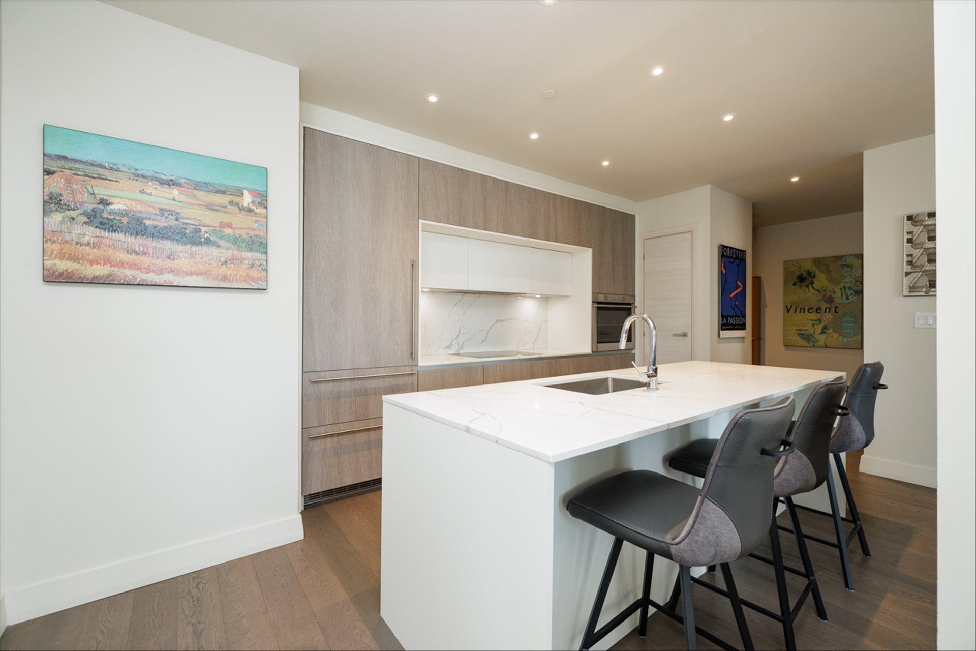 









36


Ch. du Bord-du-Lac-Lakeshore

, 501,
Pointe-Claire,




QC
H9S0B3


