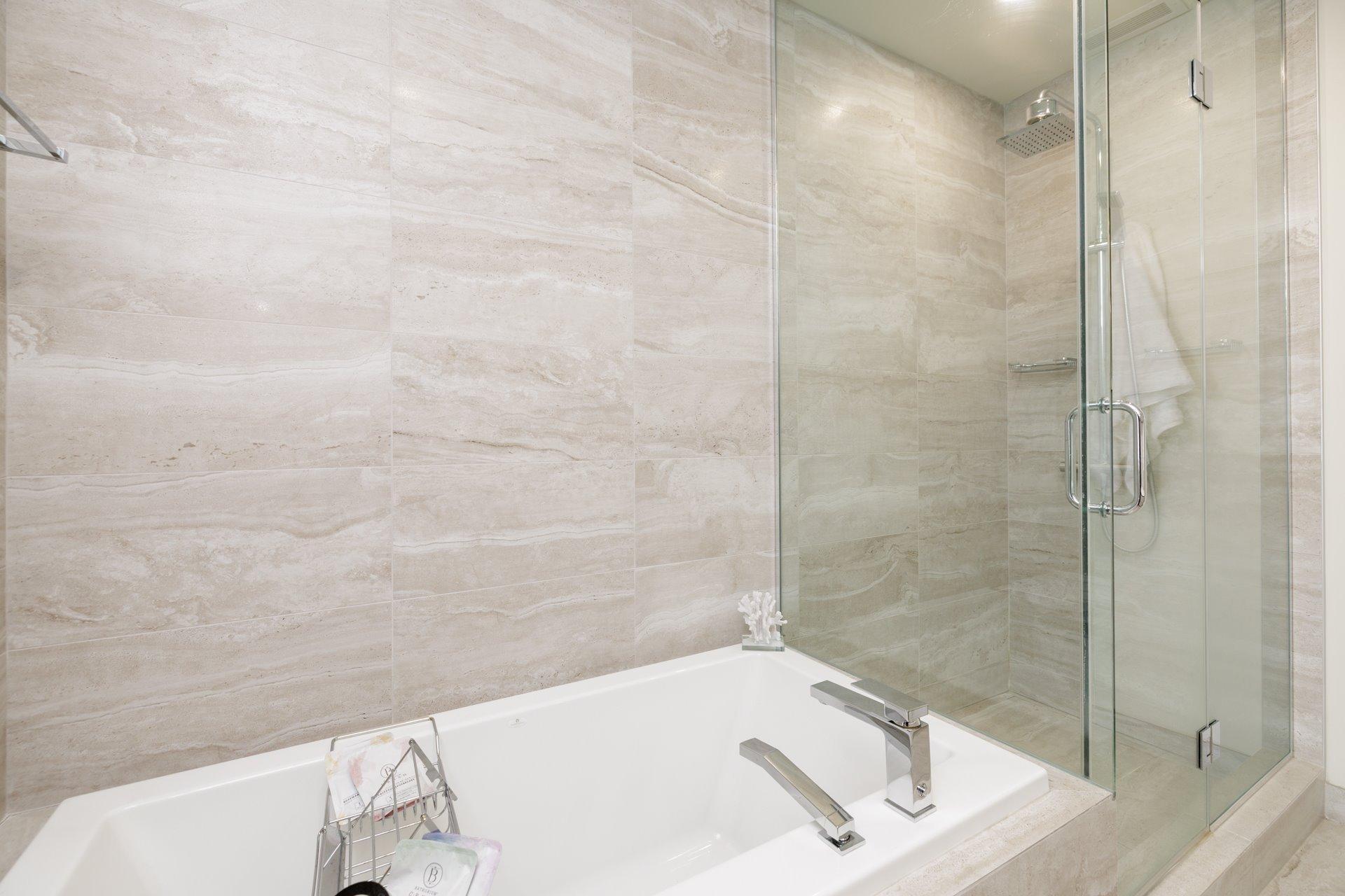 









36


Ch. du Bord-du-Lac-Lakeshore

, 501,
Pointe-Claire,




QC
H9S0B3

