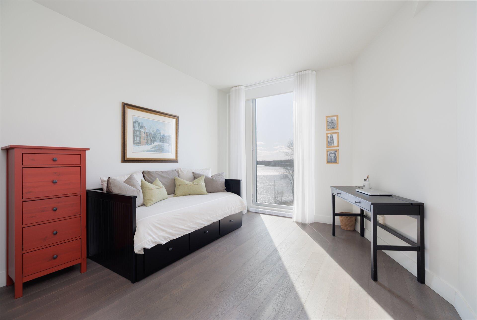









36


Ch. du Bord-du-Lac-Lakeshore

, 501,
Pointe-Claire,




QC
H9S0B3


