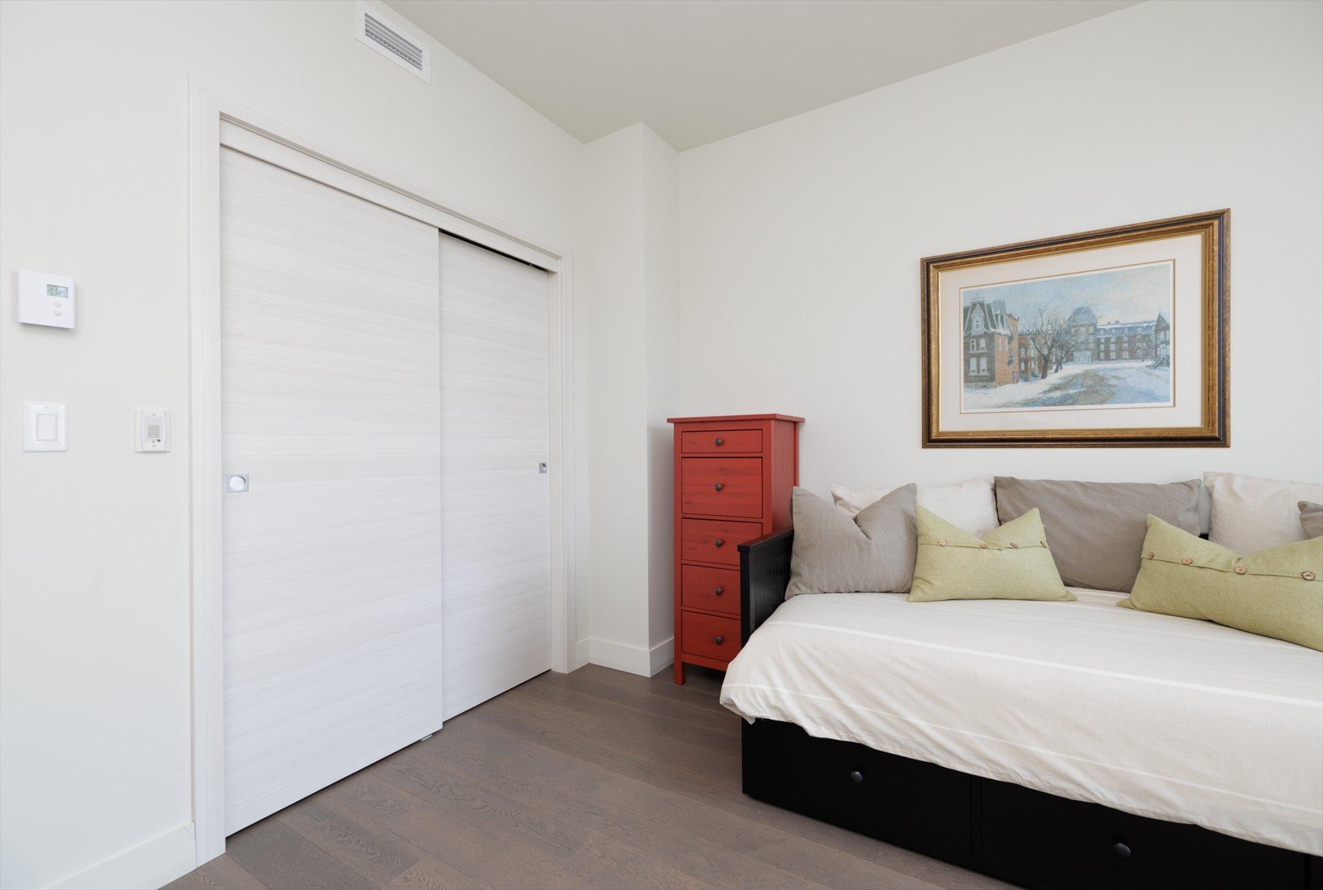 









36


Ch. du Bord-du-Lac-Lakeshore

, 501,
Pointe-Claire,




QC
H9S0B3

