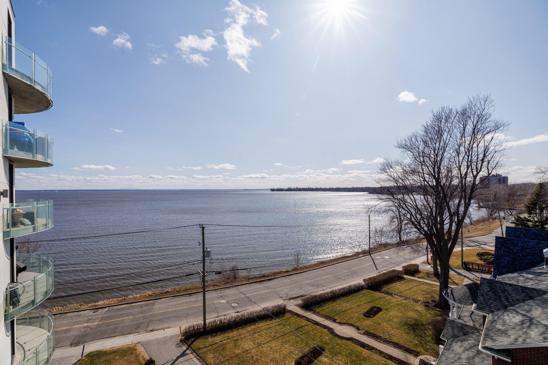 









36


Ch. du Bord-du-Lac-Lakeshore

, 501,
Pointe-Claire,




QC
H9S0B3

