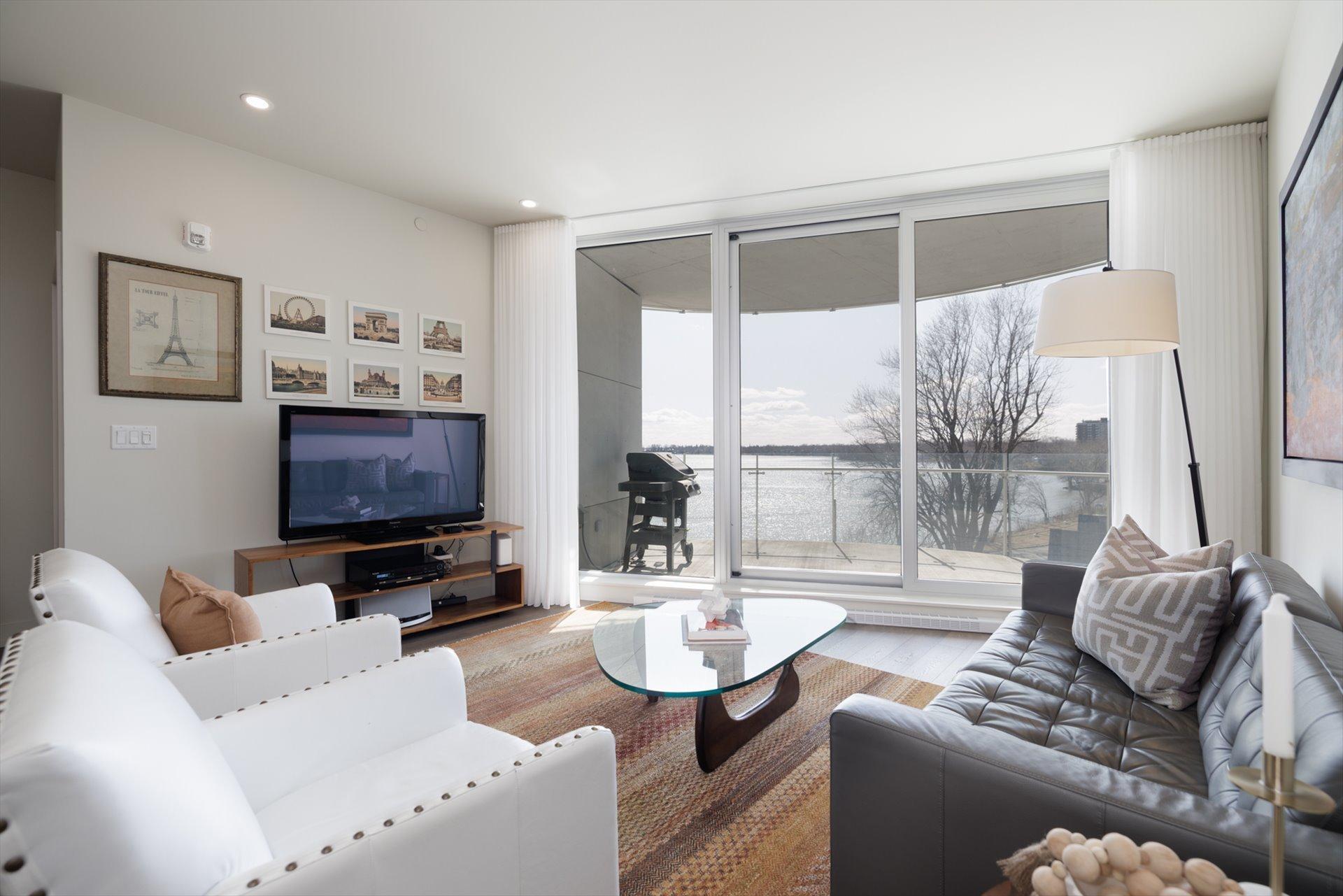 









36


Ch. du Bord-du-Lac-Lakeshore

, 501,
Pointe-Claire,




QC
H9S0B3

