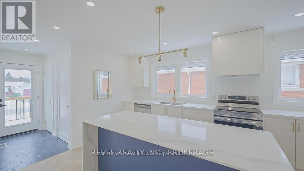 












UPPER - 33 CALLIE ROAD

,
Hamilton,




Ontario
L9A1Z8

