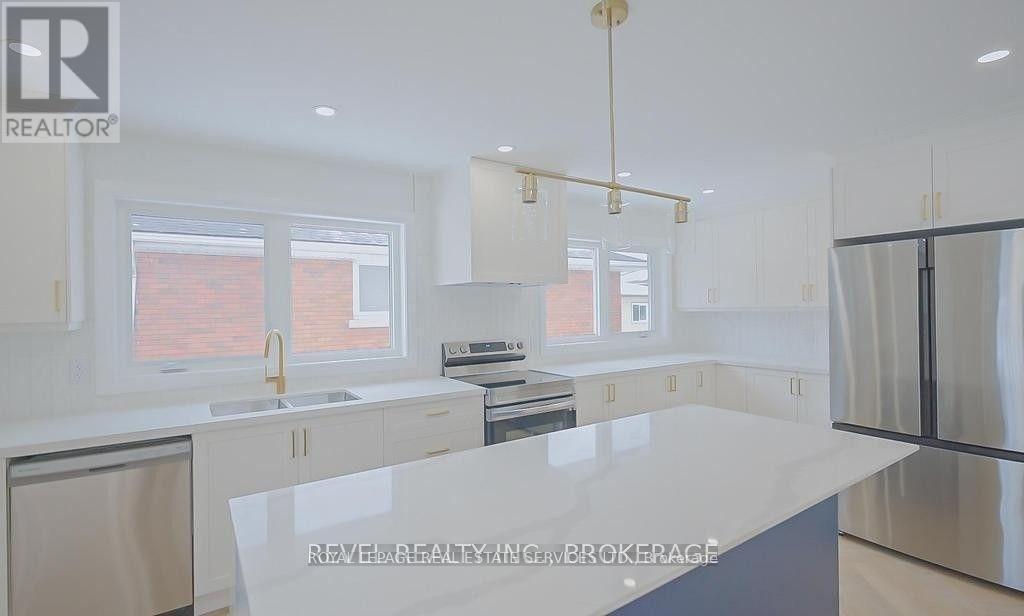 












UPPER - 33 CALLIE ROAD

,
Hamilton,




Ontario
L9A1Z8

