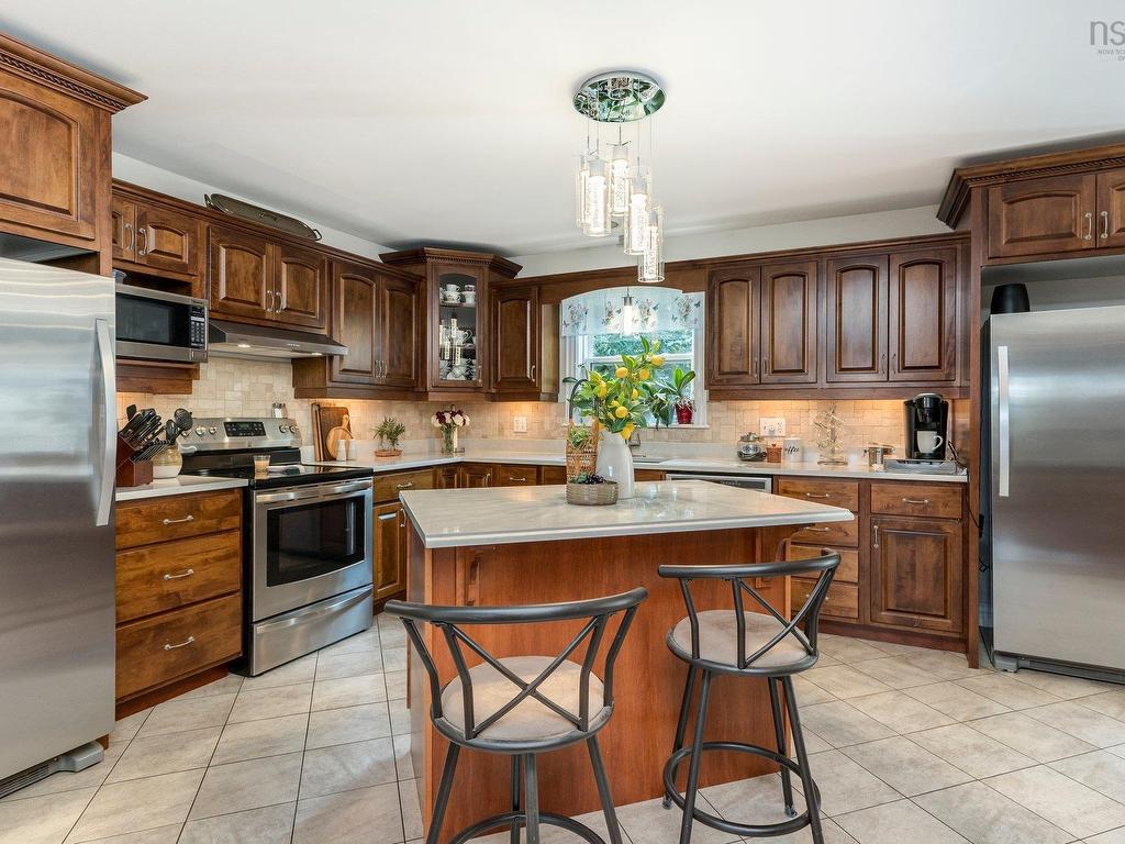 












32 Halewood Drive

,
Falmouth,




NS
B0P 1L0

