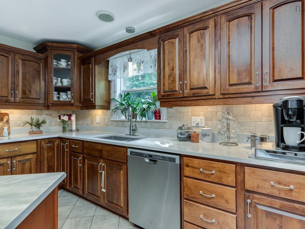 












32 Halewood Drive

,
Falmouth,




NS
B0P 1L0

