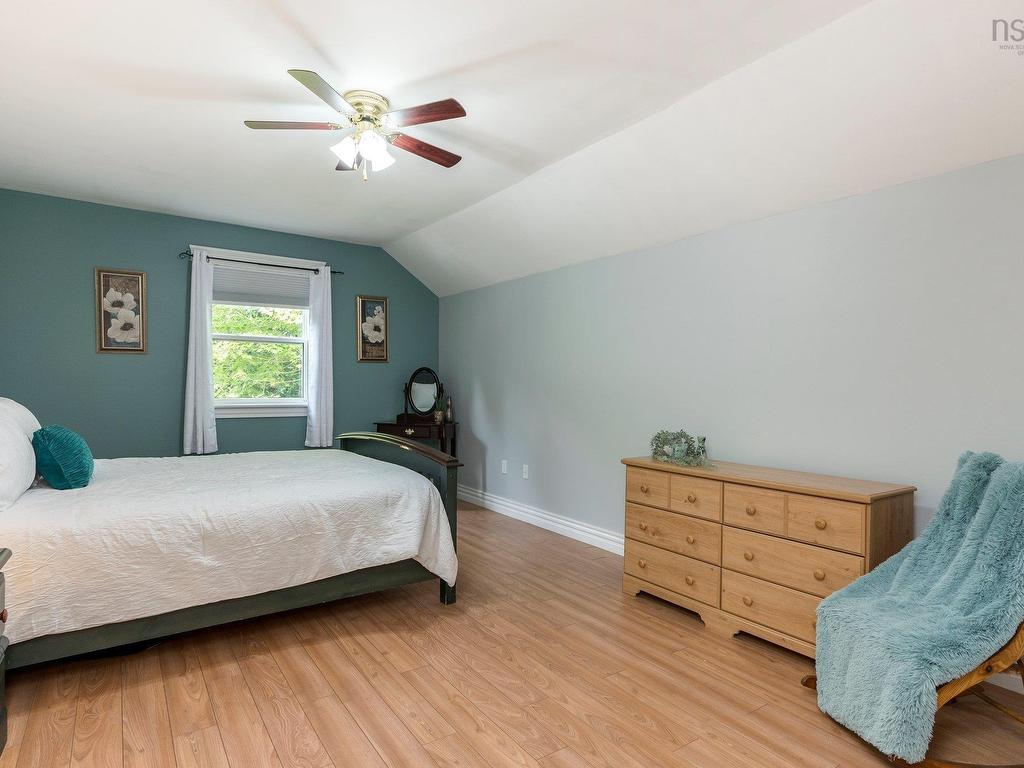 












32 Halewood Drive

,
Falmouth,




NS
B0P 1L0

