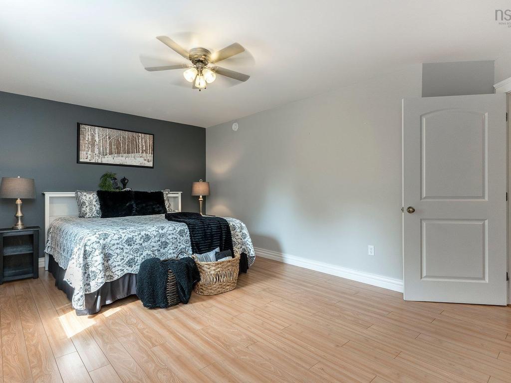 












32 Halewood Drive

,
Falmouth,




NS
B0P 1L0

