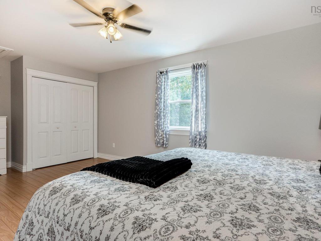 












32 Halewood Drive

,
Falmouth,




NS
B0P 1L0

