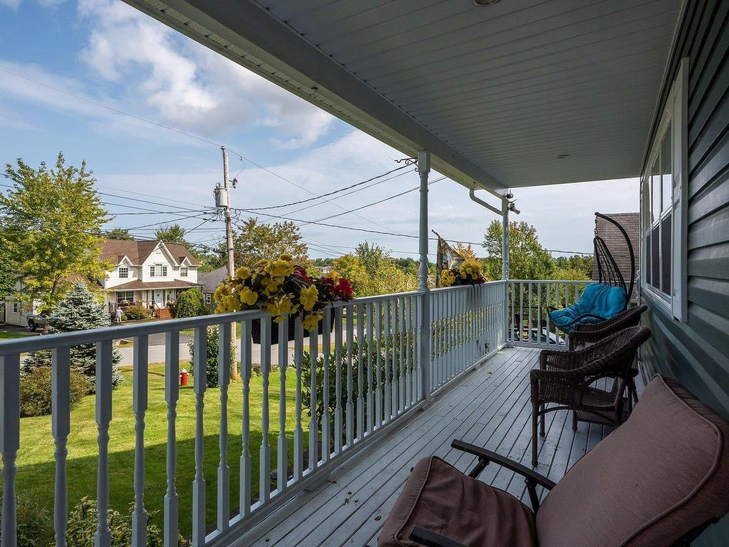 












32 Halewood Drive

,
Falmouth,




NS
B0P 1L0

