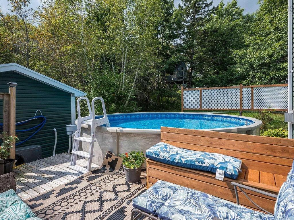 












32 Halewood Drive

,
Falmouth,




NS
B0P 1L0

