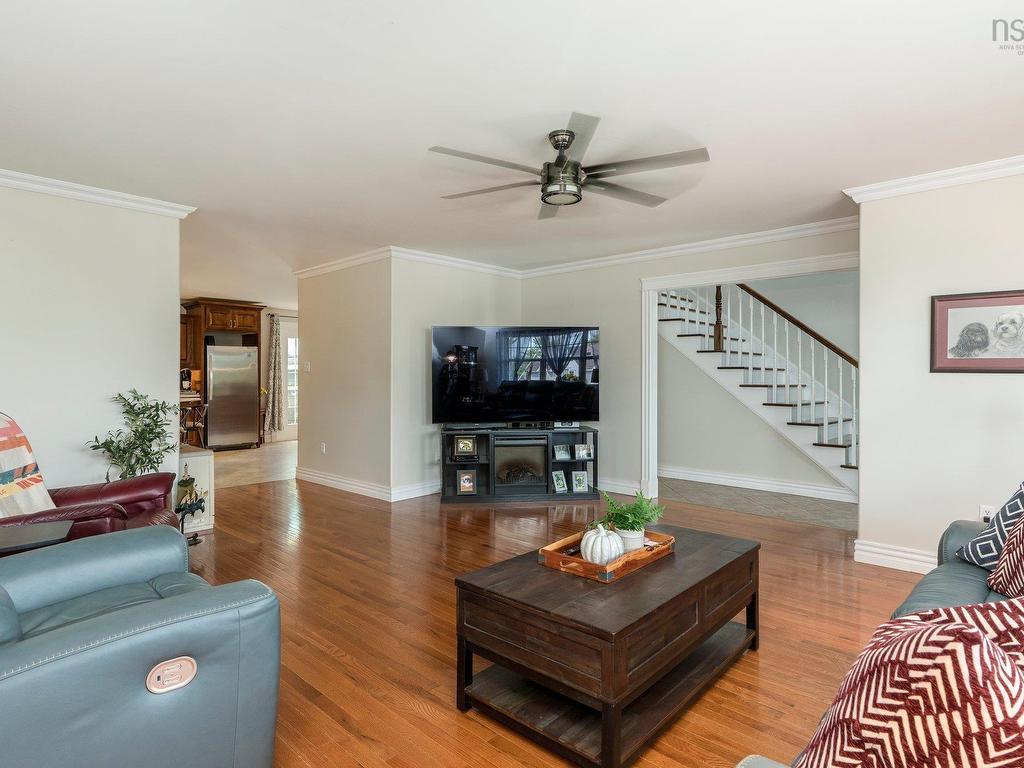 












32 Halewood Drive

,
Falmouth,




NS
B0P 1L0

