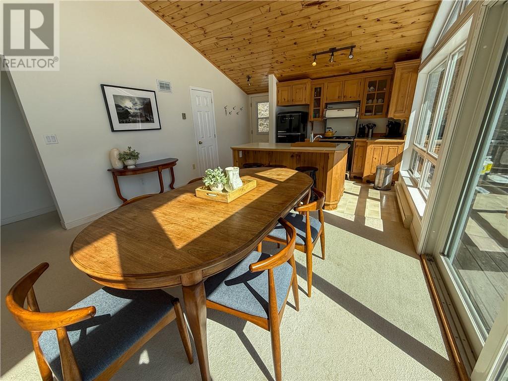 












150 Pennie Avenue

,
Tehkummah, Manitoulin Island,




Ontario
P0P2C0

