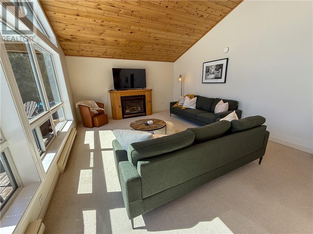 












150 Pennie Avenue

,
Tehkummah, Manitoulin Island,




Ontario
P0P2C0

