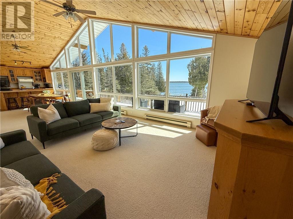 












150 Pennie Avenue

,
Tehkummah, Manitoulin Island,




Ontario
P0P2C0

