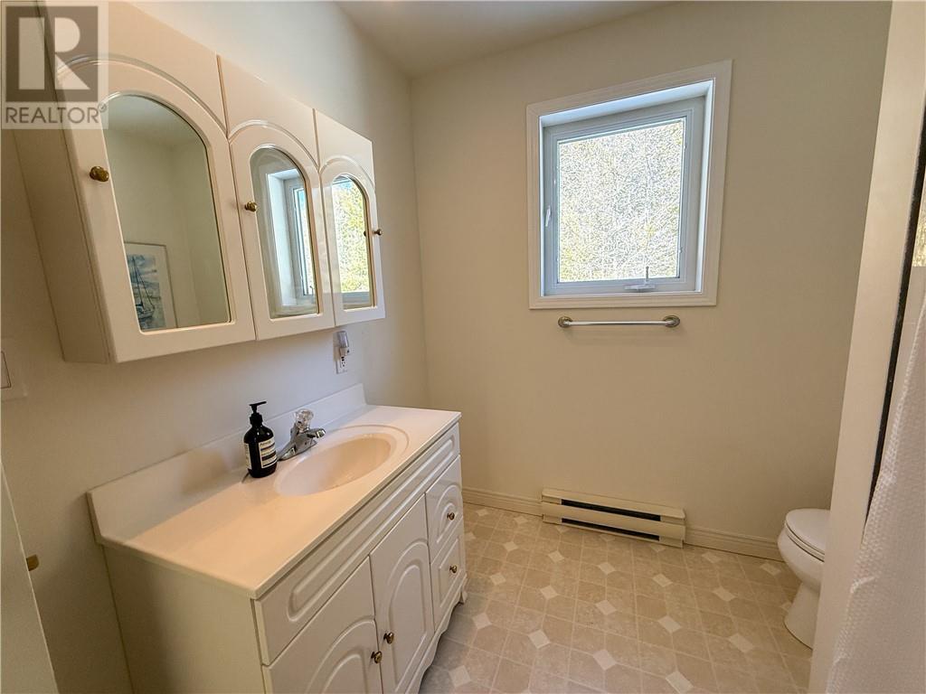 












150 Pennie Avenue

,
Tehkummah, Manitoulin Island,




Ontario
P0P2C0


