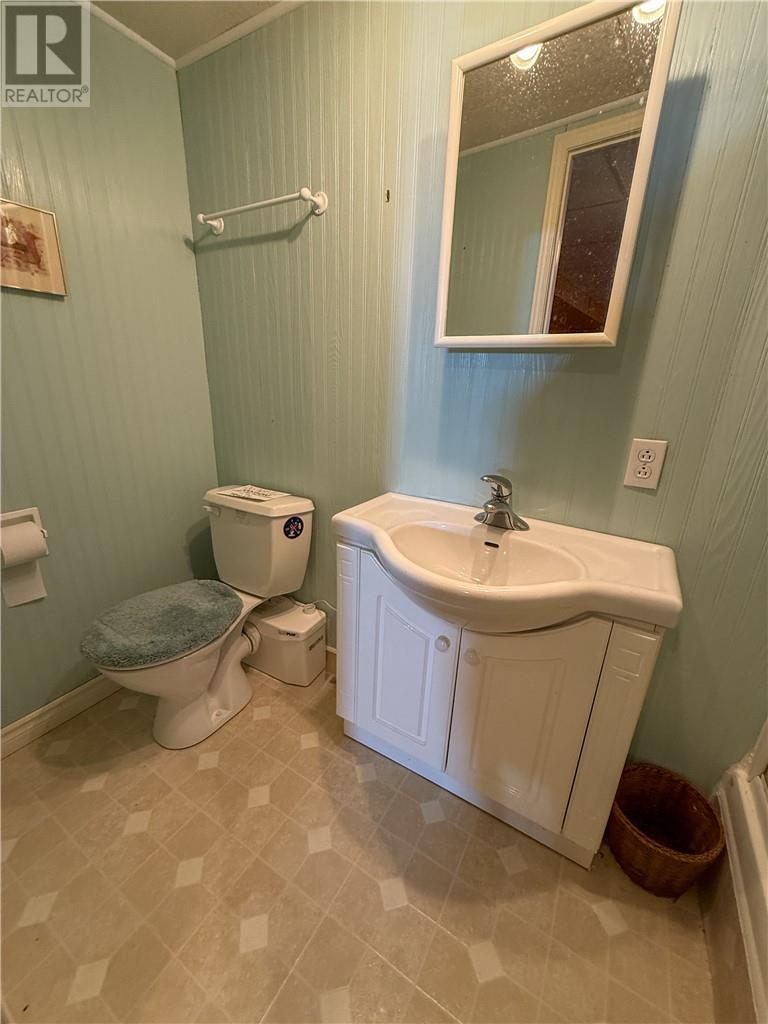 












150 Pennie Avenue

,
Tehkummah, Manitoulin Island,




Ontario
P0P2C0

